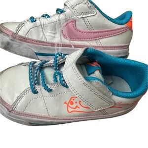 Nike 8T toddler girl Sneakers White with Pink and Blue